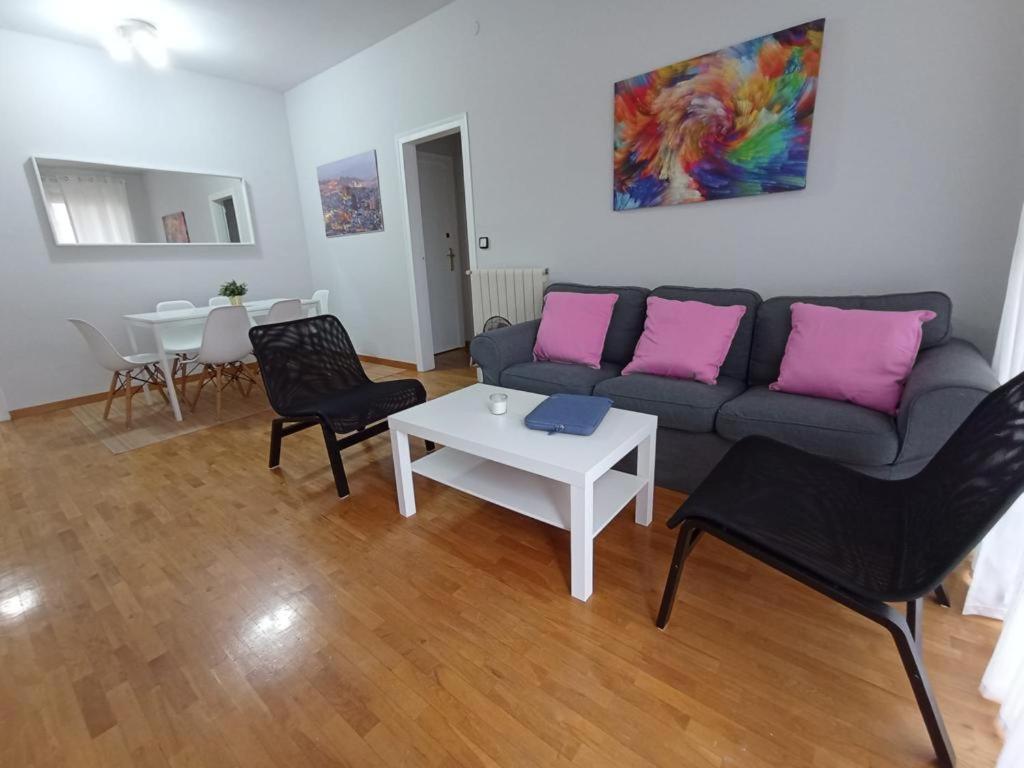 Apartment Sant Jordi Pisos - Dos De Maig Barcelona